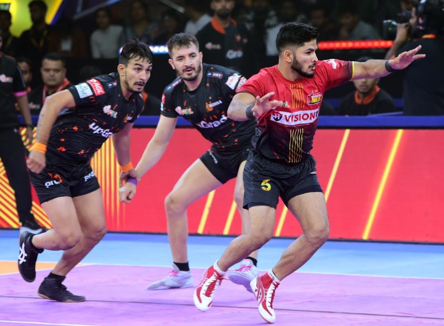 U Mumbas team effort edges out Bengaluru Bulls in a thrilling showdown