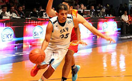Joginder Singh of Hyderabad Sky in action durin the 2OT win over Pune Peshwas