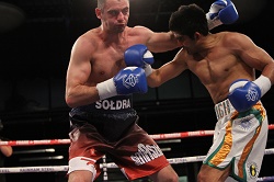 Vijender Singh beats Andrzej Soldra