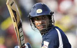 Deccan Chargers defeat Royal Challengers Bangalore