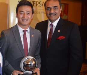 Bhaichung-Bhutia-FIFA-President-Mr-Joseph-S-Blatter-and-AIFF-President-Mr-Praful-Patel-after-receiving-the-AFC-Hall-of-Fame-Award