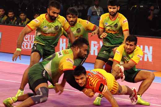 Gujarat Fortunegiants edge 