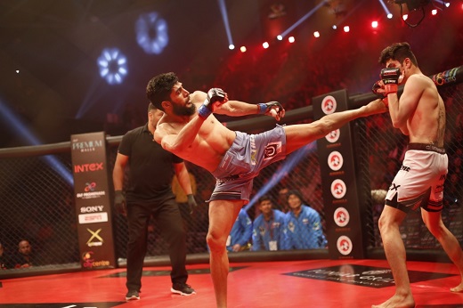 Players in action during Super Fight League feb12