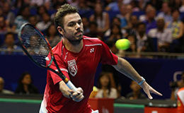 Stan Wawrinka prevailed over Guillermo Garcia-Lopez 6-4, 6-4 to reach the semi-final of Aircel Chennai Open