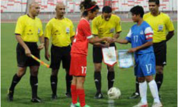 India-Captain-Tuli-Goon-with-Bahrain-Captain-Yasmeen-Fuad-Abdulla
