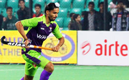 Delhi-Waveriders-Akashdeep-Singh-in-action-in-Delhi-in-Hero-HIL-2014