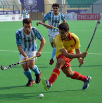 Farres-Josep-of-SPN-in-action-against-ARG-in-thier-Hero-Hockey-Junior-World-Cup-2013-on-9th-Dec-2013-at-Delhi