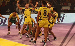 Meraj Shekyh Telugu Titans celebrates with Deepak Nivas Hudda