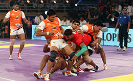 The Puneri Paltan defence overpower Kashiling Adake Dabang Delhi