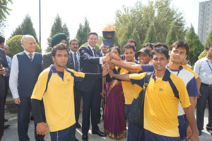 Mashal-Given-by-Chancellor-Atul-Chauhan