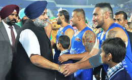 Wave-World-Kabbadi-League-Sukhbir-Badal-Meeting-Players