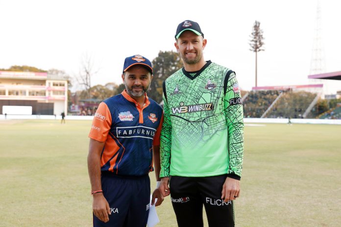 Craig_Ervine_with_Parthiv_Patel_at_the_toss