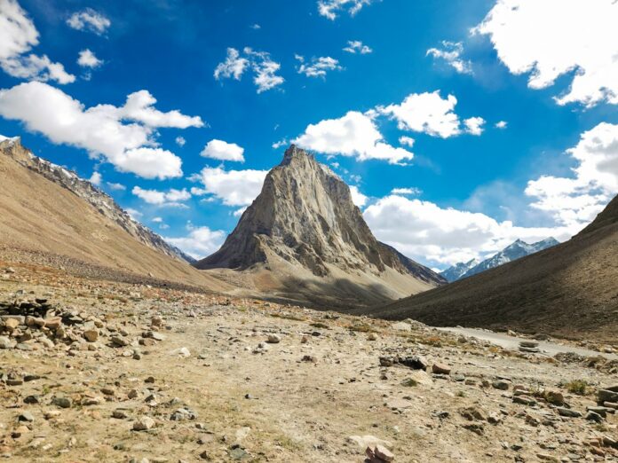 Gonbo Rangjon in the Lungnak Valley, Zanskar Gonbo Rangjon rock monolith in the Lungnak Valley of Zanskar, Ladakh