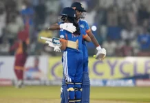 Debutant Niki Prasad and Deepti Sharma rescue India from 19/4 to beat Zimbabwe India batters Niki Prasad and Deepti Sharma during the first T20I against Zimbabwe in Raipur